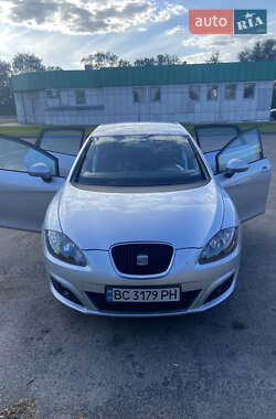 Хэтчбек SEAT Leon 2010 в 