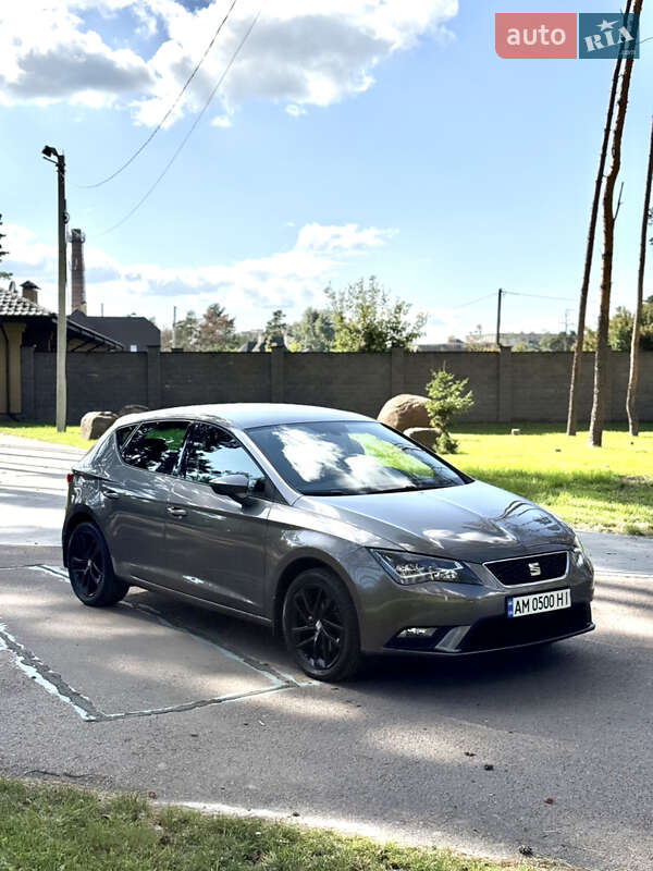 Хэтчбек SEAT Leon 2016 в Житомире