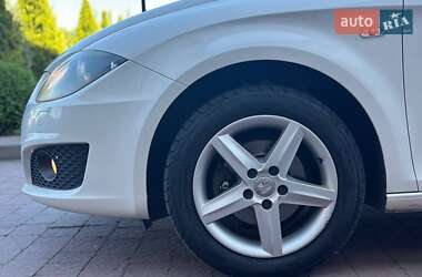 Хэтчбек SEAT Leon 2011 в 