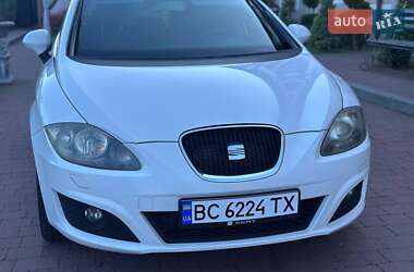 Хэтчбек SEAT Leon 2011 в 