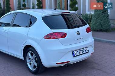 Хэтчбек SEAT Leon 2011 в 
