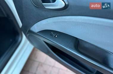 Хэтчбек SEAT Leon 2011 в 