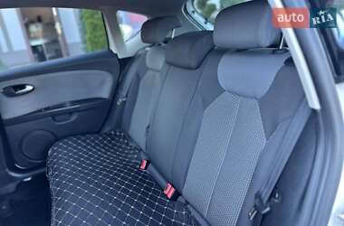 Хэтчбек SEAT Leon 2011 в 