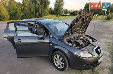 Хэтчбек SEAT Leon 2006 в 