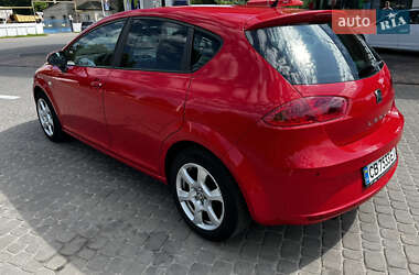 Хэтчбек SEAT Leon 2010 в 