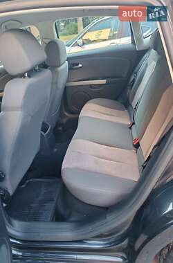 Хэтчбек SEAT Leon 2011 в 
