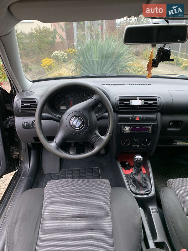 Хэтчбек SEAT Leon 2002 в Пирятине