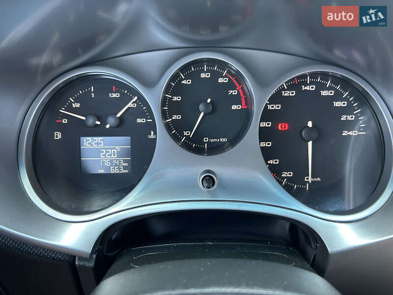 Хэтчбек SEAT Leon 2010 в Харькове