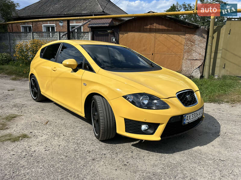 Хэтчбек SEAT Leon 2010 в Харькове