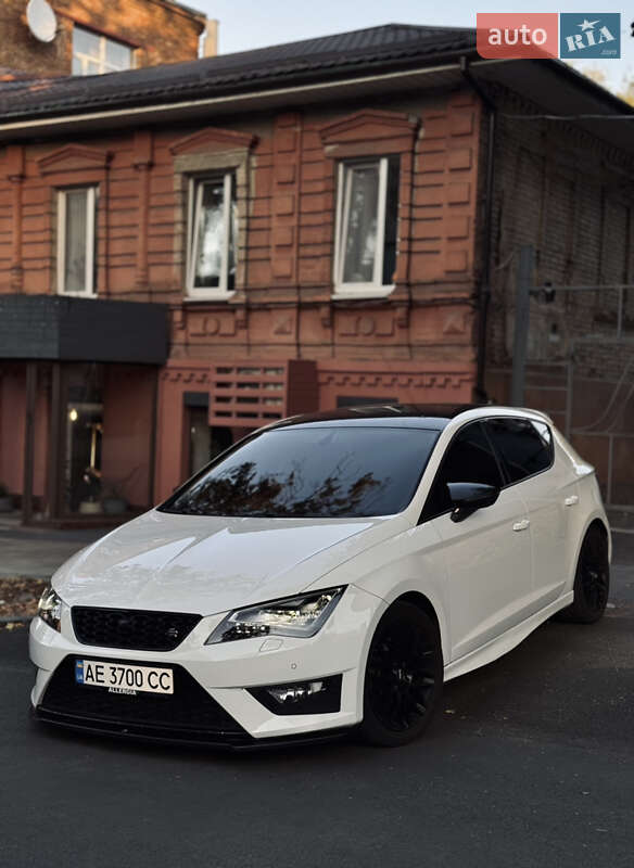 Хэтчбек SEAT Leon 2016 в 