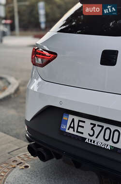 Хэтчбек SEAT Leon 2016 в 