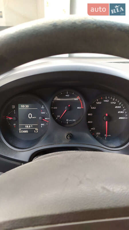 Хэтчбек SEAT Leon 2012 в Черновцах