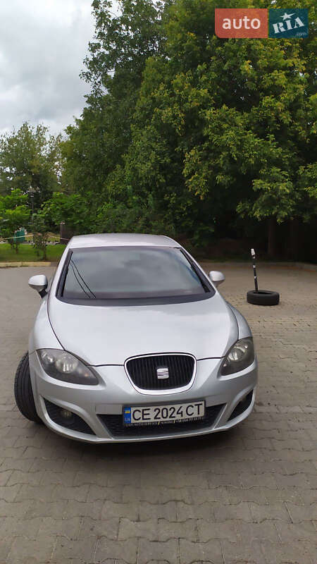 Хэтчбек SEAT Leon 2012 в Черновцах