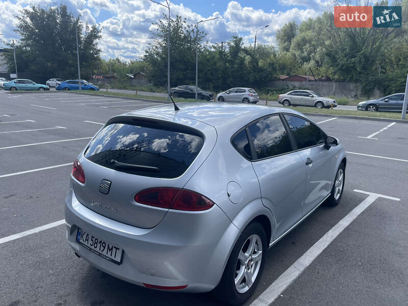 Хэтчбек SEAT Leon 2007 в Киеве