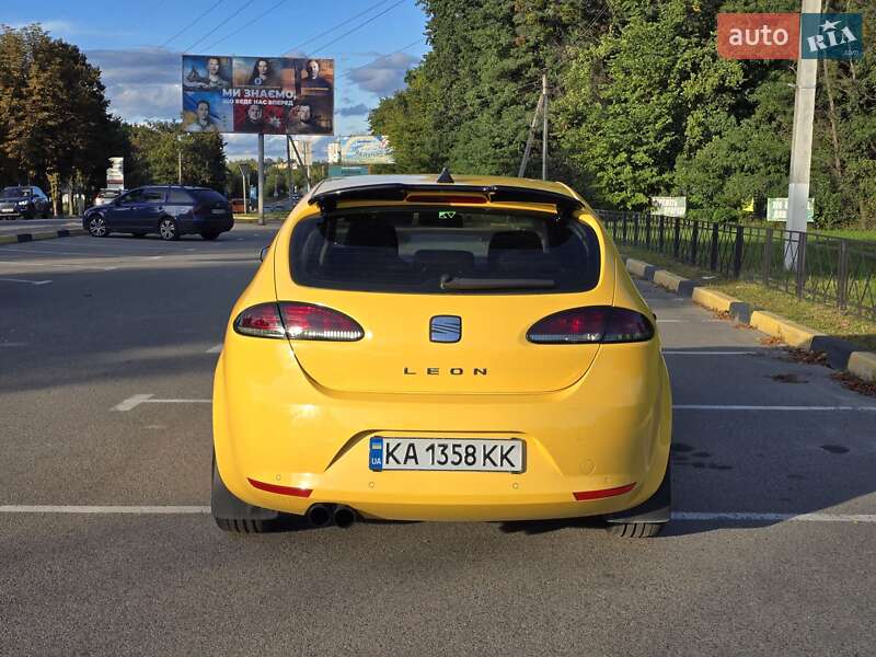 Хэтчбек SEAT Leon 2008 в Киеве