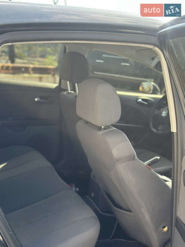 Хэтчбек SEAT Leon 2006 в Киеве