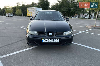 Хэтчбек SEAT Leon 2001 в 