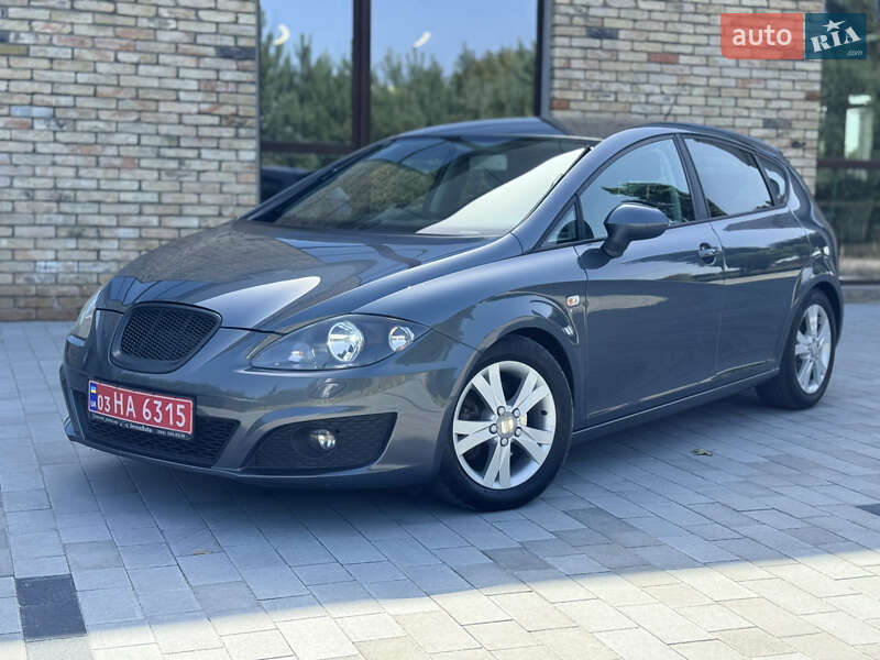 Хэтчбек SEAT Leon 2010 в Луцке