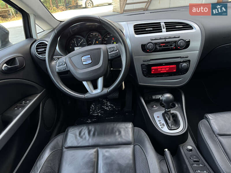 Хэтчбек SEAT Leon 2010 в Луцке