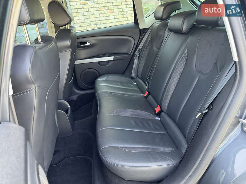 Хэтчбек SEAT Leon 2010 в Луцке