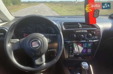 Хэтчбек SEAT Leon 2006 в 