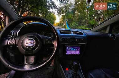 Хэтчбек SEAT Leon 2006 в 