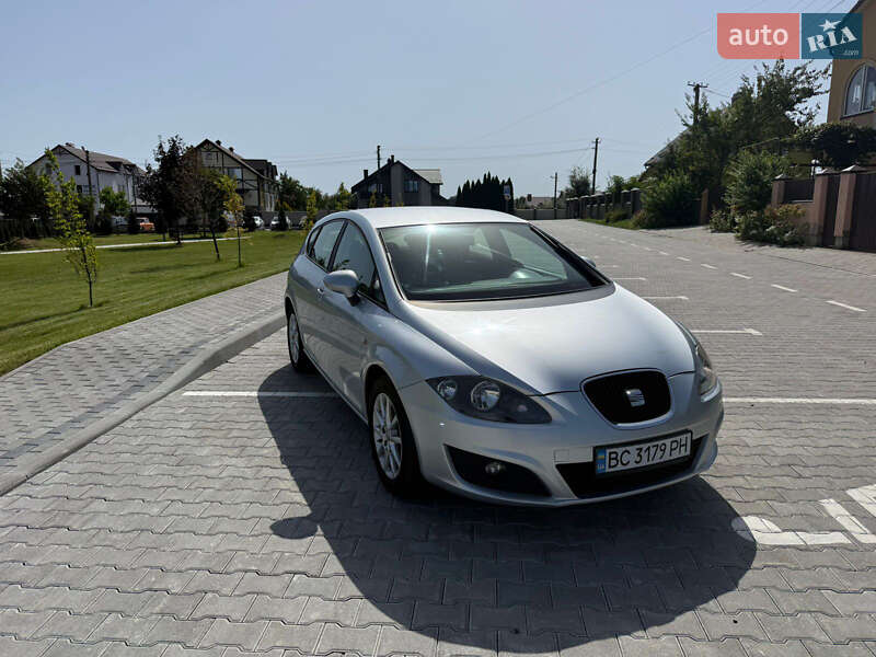 Хэтчбек SEAT Leon 2010 в 