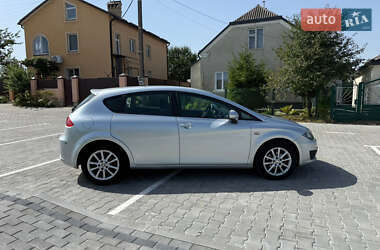 Хэтчбек SEAT Leon 2010 в 