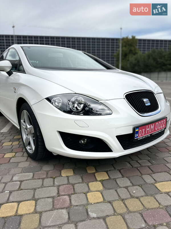 Хэтчбек SEAT Leon 2009 в 