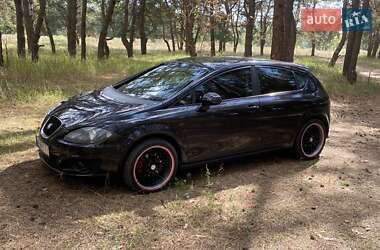 Хэтчбек SEAT Leon 2009 в Каменском