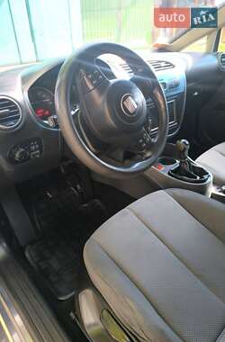 Хэтчбек SEAT Leon 2006 в  фото 14 Хэтчбек SEAT Leon 2006 в