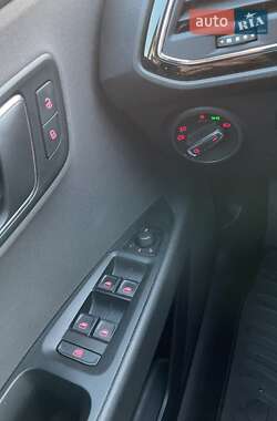 Хэтчбек SEAT Leon 2014 в 