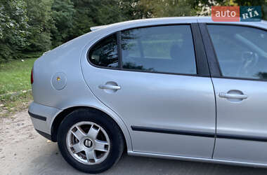 Хэтчбек SEAT Leon 2000 в 