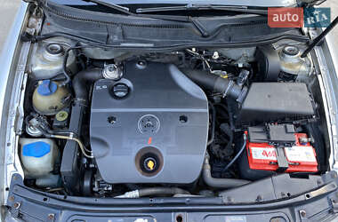 Хэтчбек SEAT Leon 2000 в 