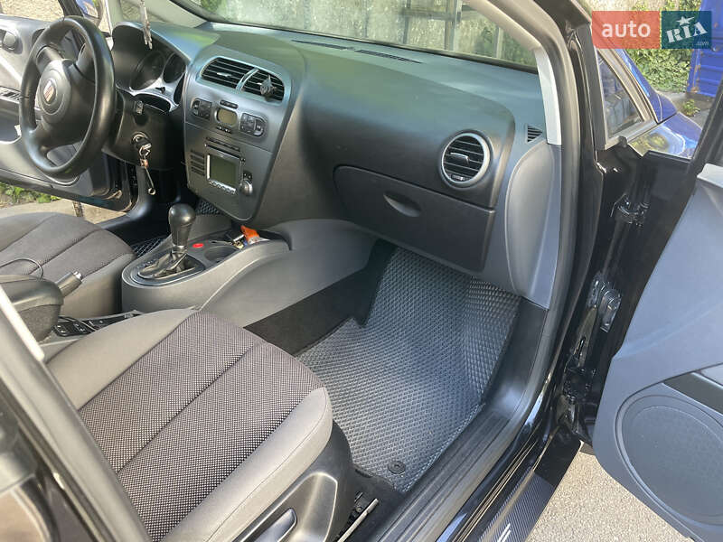 Хетчбек SEAT Leon 2008 в Вінниці