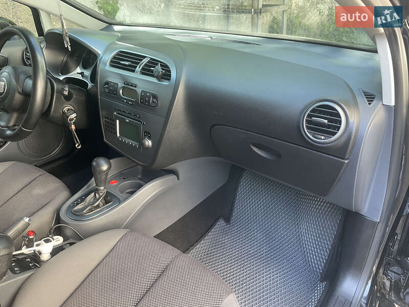 Хетчбек SEAT Leon 2008 в Вінниці