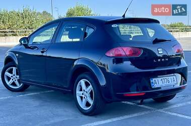 Хэтчбек SEAT Leon 2011 в 