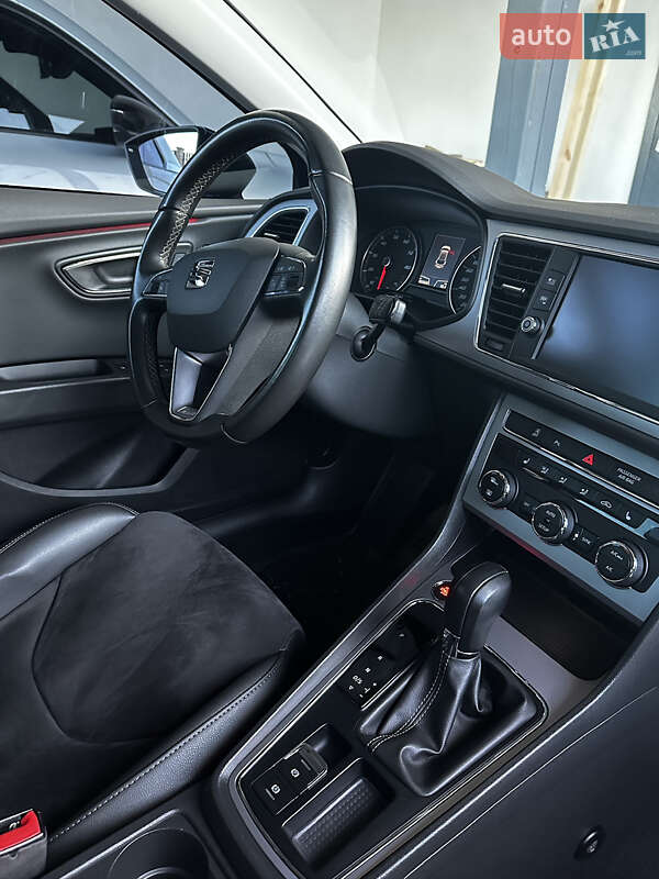 Хэтчбек SEAT Leon 2017 в Киеве