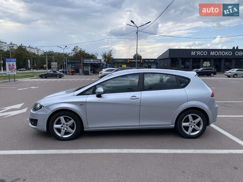 Хэтчбек SEAT Leon 2010 в Полтаве