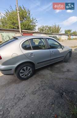 Хэтчбек SEAT Leon 1999 в 