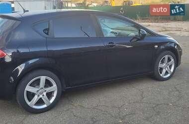 Хэтчбек SEAT Leon 2011 в 