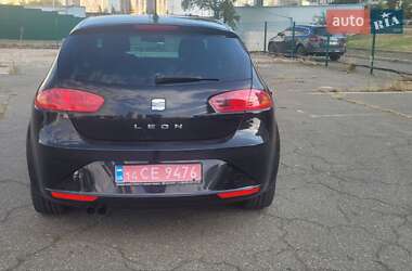 Хэтчбек SEAT Leon 2011 в 