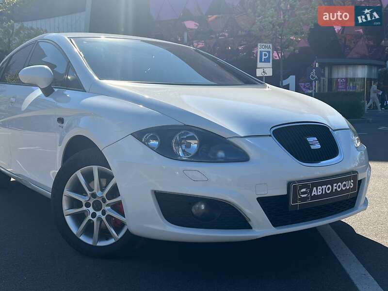 Хэтчбек SEAT Leon 2011 в Киеве