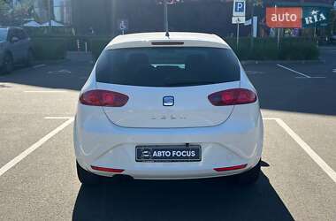 Хэтчбек SEAT Leon 2011 в 