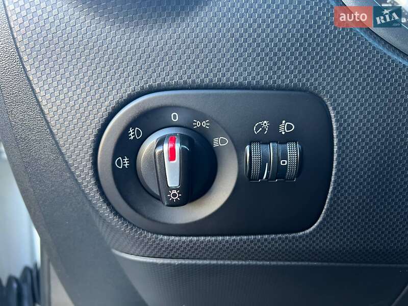 Хэтчбек SEAT Leon 2011 в Киеве