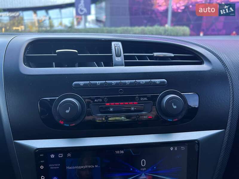 Хэтчбек SEAT Leon 2011 в Киеве