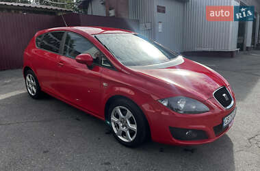 Хэтчбек SEAT Leon 2010 в 