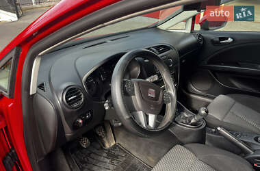 Хэтчбек SEAT Leon 2010 в 