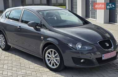 Хэтчбек SEAT Leon 2010 в Луцке