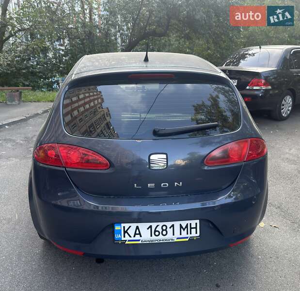 Хэтчбек SEAT Leon 2009 в Киеве